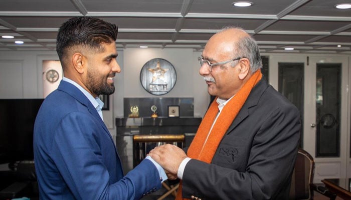 Interesting conversation between Najam Sethi and Babar Azam while giving ICC awards