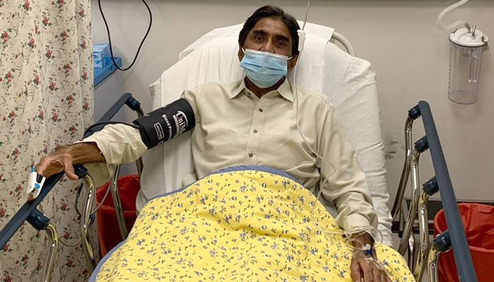 Javed Miandad shifted to the hospital due to health condition