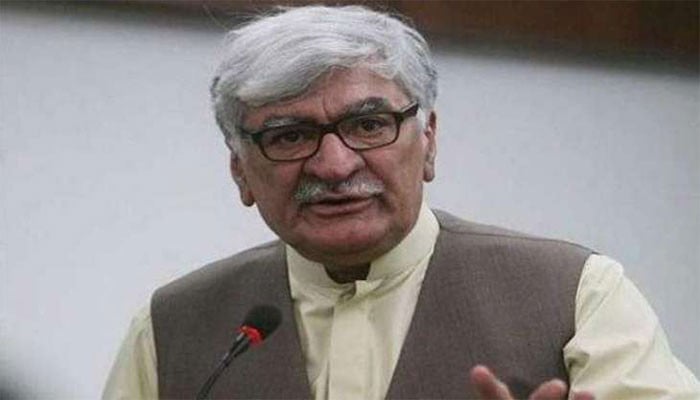 Judges leave the bench on objections, Isfandyar