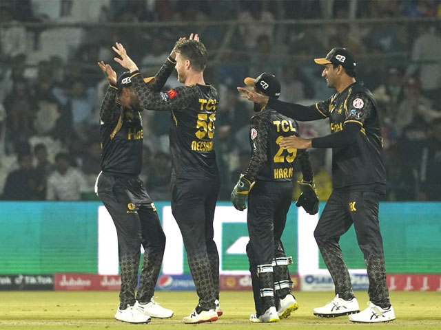 Peshawar Zalmi defeated Karachi Kings by 2 runs