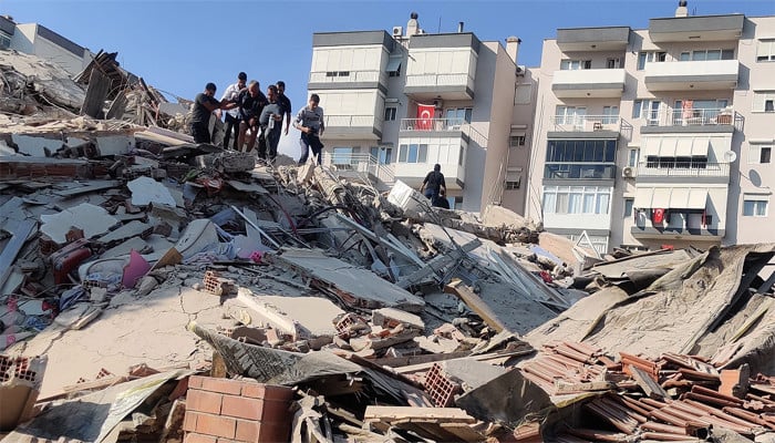 Severe earthquake, 76 in Turkey, 42 in Syria