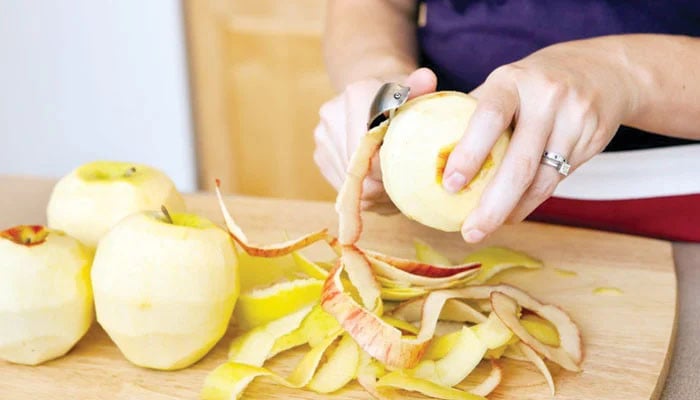 Stay!  Don't throw away fruit and vegetable peels, use them