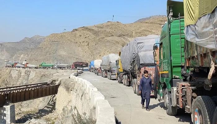 Torkham border crossing closed, thousands of trucks stuck