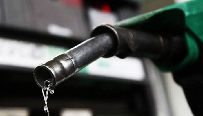 Petrol price reduced by Rs 5 per liter to Rs 267 Photo: File