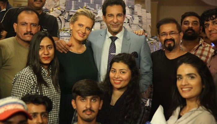 Fawad Khan became Waseem Akram's manager in the movie 'Money Back Guarantee'! Photo, Reporter