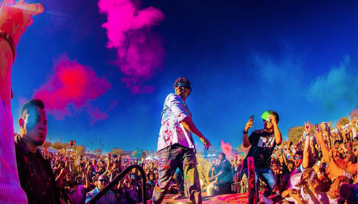 Karthik Aaryan had a memorable Holi in Dallas