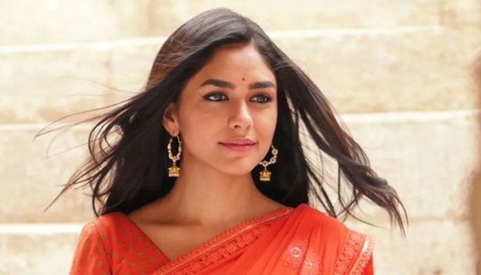 Mrunal Thakur will play the role of a police officer in his new film