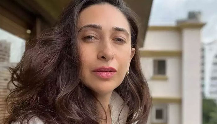 Karisma Kapoor returns to showbiz after three years Karisma Kapoor returns to showbiz after three years