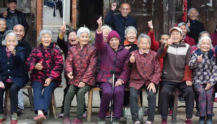 Increase in the elderly population, consider raising the retirement age File photo