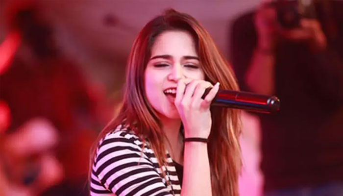 Aima Baig rained down on the organizers of the concert