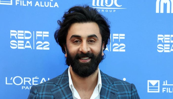 Learned to change daughter's diaper, master at making her burp, Ranbir Kapoor Learned to change daughter's diaper, master at making her burp, Ranbir Kapoor