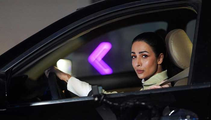 Malaika Arora got angry after a fan came too close for a selfie