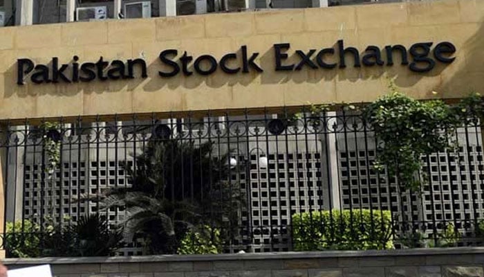 Negative trading day, 100 index down 179 points Photo: File