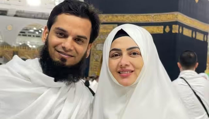 Sana Khan and Mufti Anas announced about the arrival of the little guest