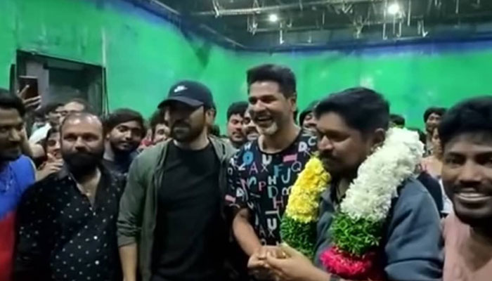 Ram Charan's grand reception on the sets of the new film Photo, screen grab