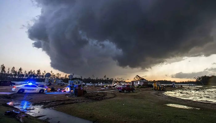 Death toll from tornadoes rises to 26 —File photo