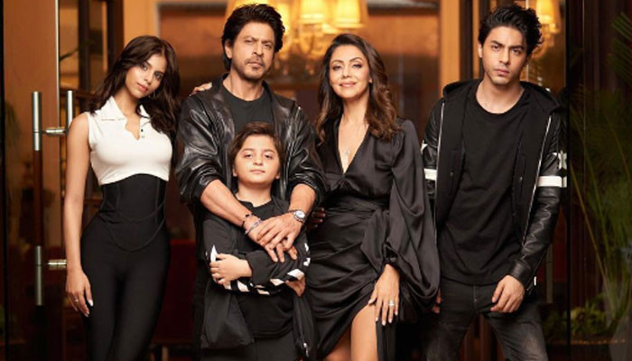 Shah Rukh Khan's new family photo viral on social media