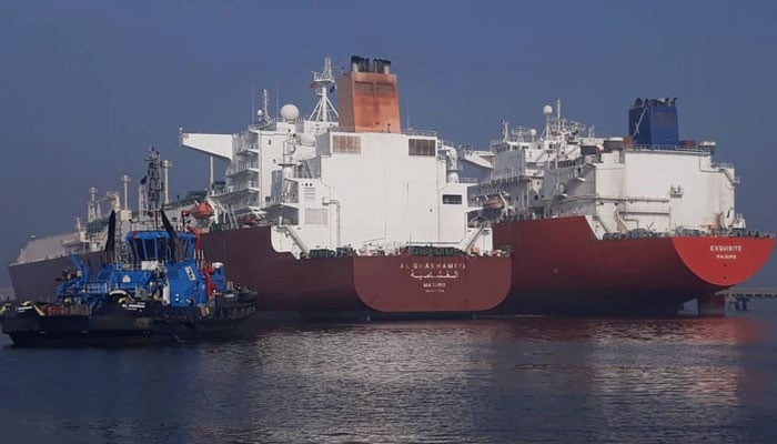 Plans to bring first trial cargo of crude oil from Russia to Pakistan in April File photo