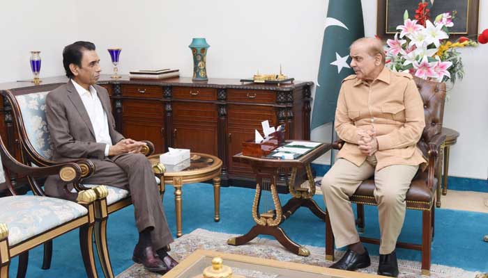 MQM delegation met with the Prime Minister, informed about the problems of Karachi MQM delegation met with the Prime Minister, informed about the problems of Karachi