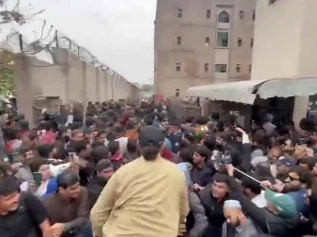 Judicial Complex Attack; Another case registered against 2800 workers including Imran Khan Photo: Screen grab