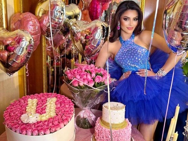 Urvashi celebrates her 29th wedding anniversary in Paris;  Photo: Instagram 