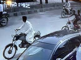 In New Karachi, robbers deprived a citizen of five and a half lakh rupees