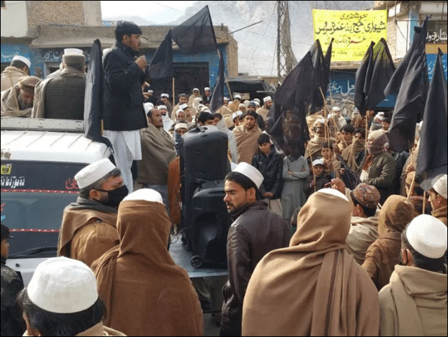 Protest against load shedding of electricity in Khyber, Pak-Afghan highway closed at three places