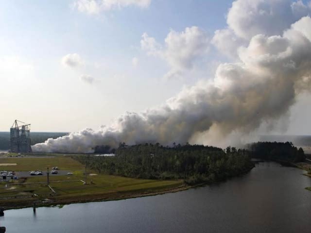 On March 8, 2023, NASA tested the rocket engine (motor) for Artemis, from which this photo was taken.  Photo: Courtesy of NASA 