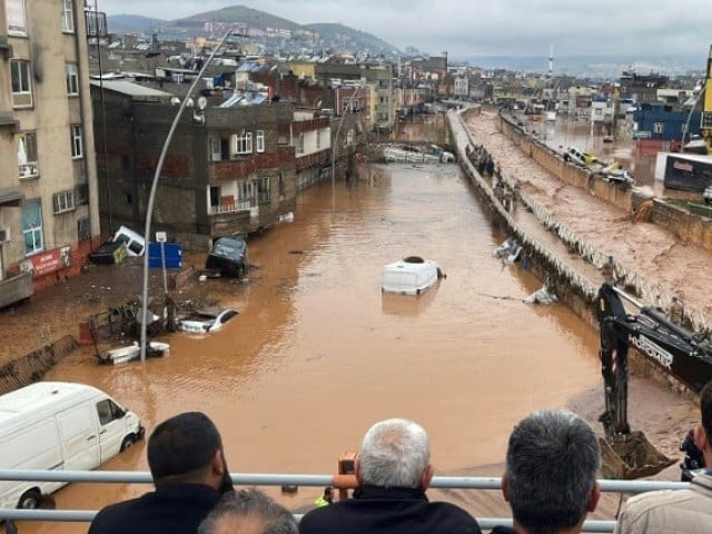 A snapshot of the floods in Turkey. [فائل-فوٹو]