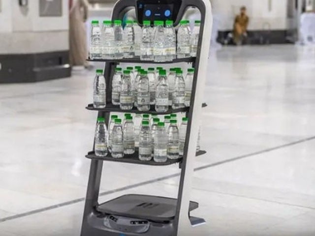 40 million liters of Zamzam water will be distributed in Masjid al-Haram during Ramadan Water distribution process will be monitored 24 hours: Photo: File