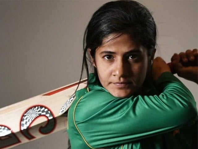 Cricketer Jawaria Khan surprised everyone by singing 'Khaani Suno' Jawaria Khan said on the request of the host in the live show that she would like to sing a song by Kafi Khalil