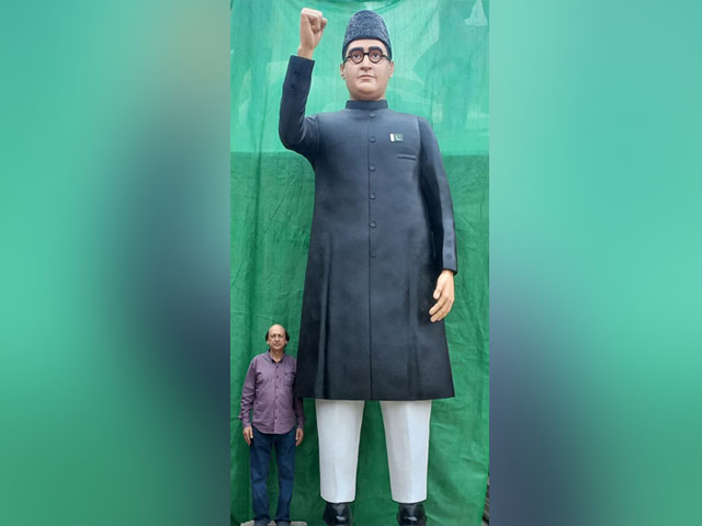 A tall statue of Liaquat Ali Khan is ready for installation on Shahrah Faisal