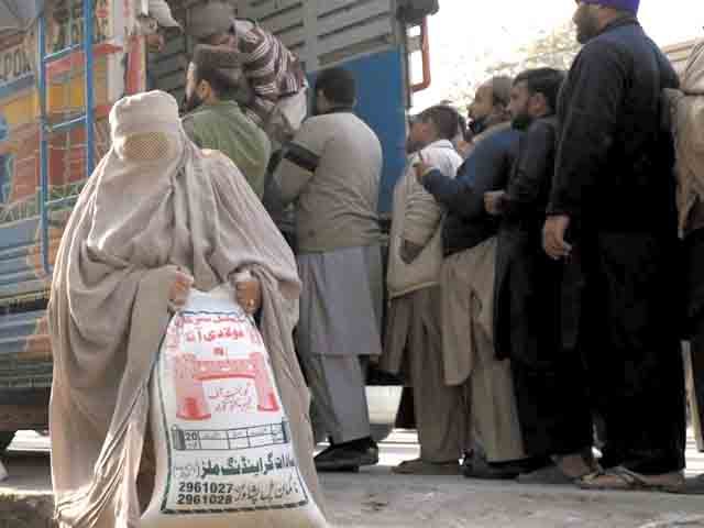 Charsadda;  One person was killed and 4 injured in a stampede during the distribution of free flour