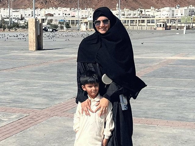 Sania Mirz's pictures of Umra with her son are viral