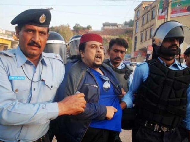 Crackdown before Minar Pakistan rally, PTI leader Salman Ahmed arrested (Photo courtesy of Twitter)