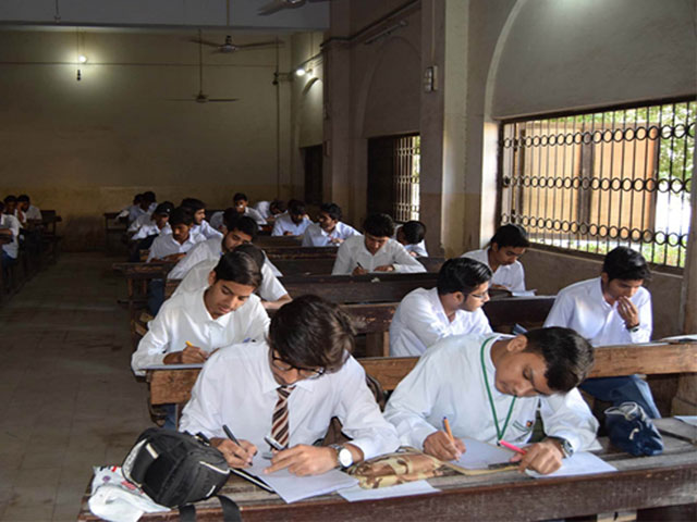 Disclosure of non-availability of teachers and labs in colleges to start 4-year BS program