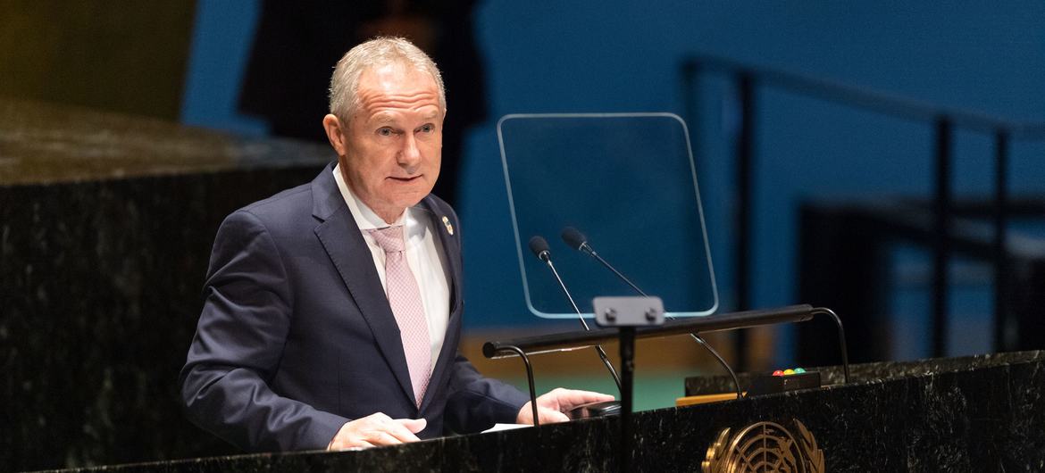 General Assembly President Csaba Kőrösi addresses the commemorative meeting to mark the International Day for the Elimination of Racial Discrimination. General Assembly President Csaba Kőrösi addresses the commemorative meeting to mark the International Day for the Elimination of Racial Discrimination.