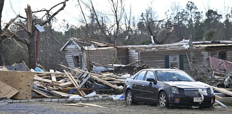 A dangerous hurricane caused havoc, 10 people died