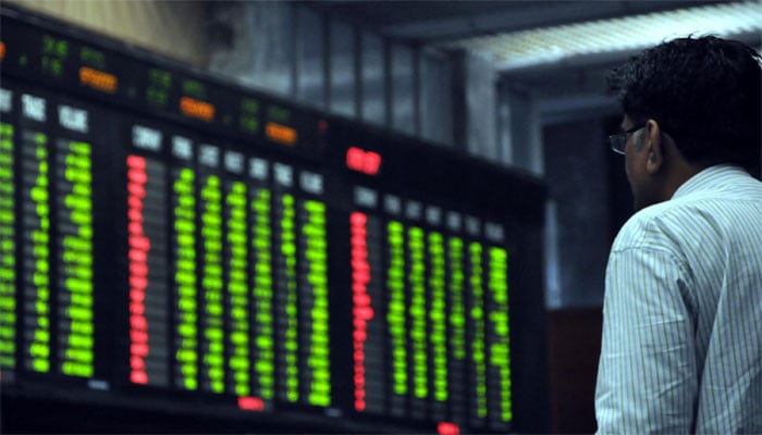 A mixed trend was observed in the Pakistan stock market today