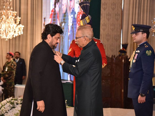 Civil honors ceremony at President's House on Pakistan Day