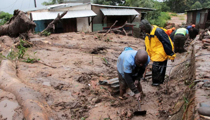 Cyclone devastation in Malawi and Mozambique, 99 dead