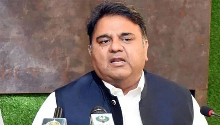 Fawad Chaudhry praised PTI's Utern for verbally attacking the Election Commission