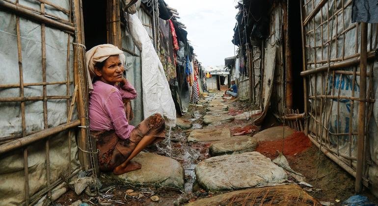 Food rationing for Rohingya refugees a ‘matter of life and death’: rights expert