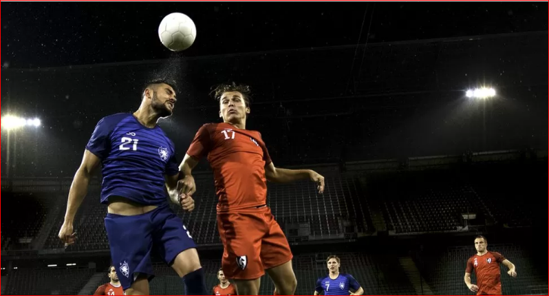 Football players have a higher risk of dementia than goalkeepers