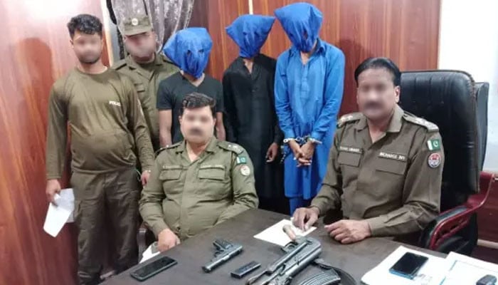 Gujranwala, 3 suspects arrested for raping women during robbery