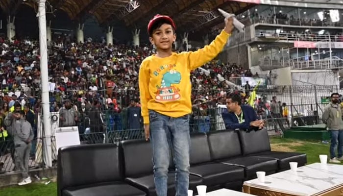 Lahore Qalandars fulfilled the wish of an 8-year-old cricket fan