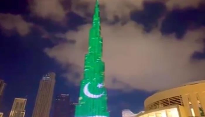 On Pakistan Day, the Burj Khalifa was painted in the colors of the Pakistani flag