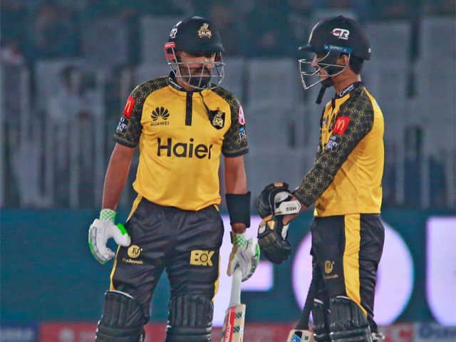 Peshawar Zalmi continues to bat against Quetta Gladiators