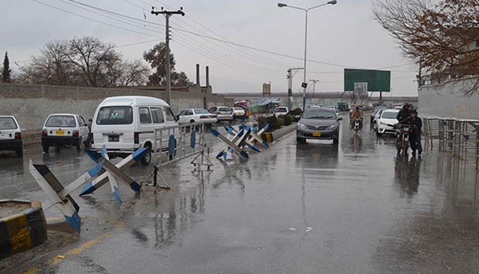 Rain, cold weather, gas pressure missing in Quetta