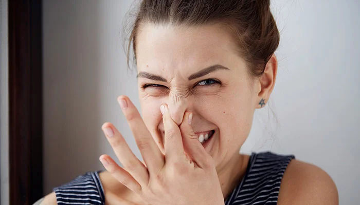 Smelling others' body odors reduces anxiety, research shows